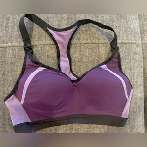 Victoria’s Secret sport Incredible Sports Bra 32B